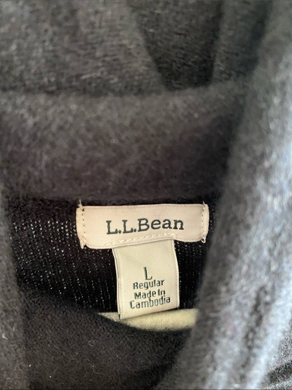 L.L. Bean Black Drawstring at neck 💯 cashmere Sweater